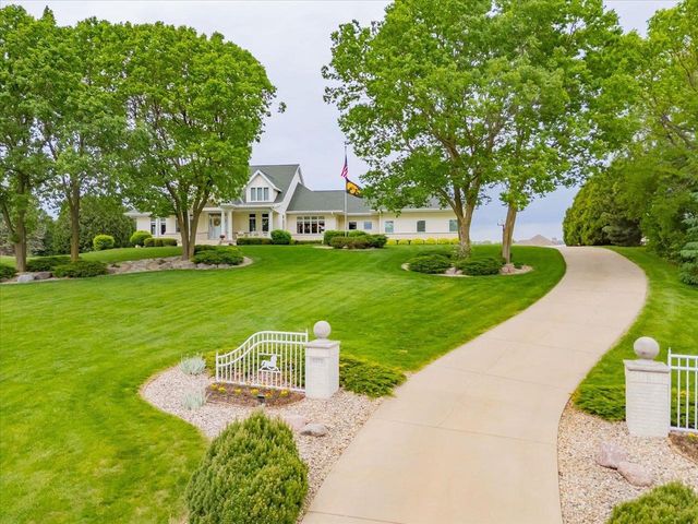 5571 Surrey Lane, Waunakee, WI 53597