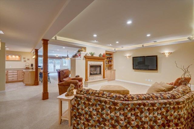 5571 Surrey Lane, Waunakee, WI 53597