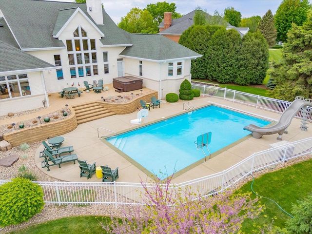 5571 Surrey Lane, Waunakee, WI 53597