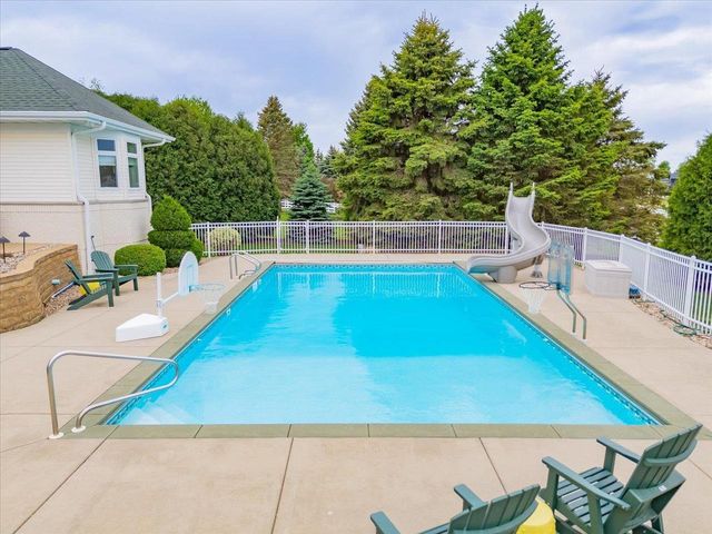 5571 Surrey Lane, Waunakee, WI 53597