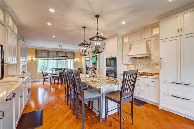 5571 Surrey Lane, Waunakee, WI 53597