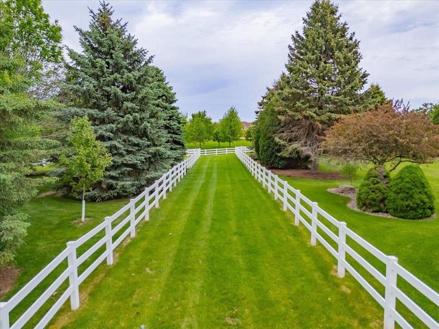 5571 Surrey Lane, Waunakee, WI 53597