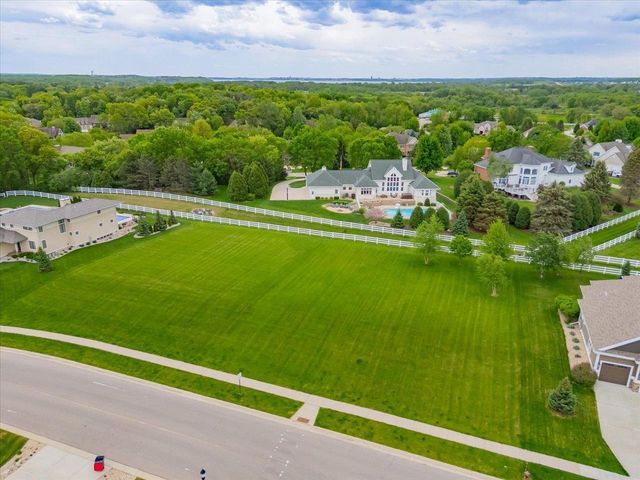 5571 Surrey Lane, Waunakee, WI 53597