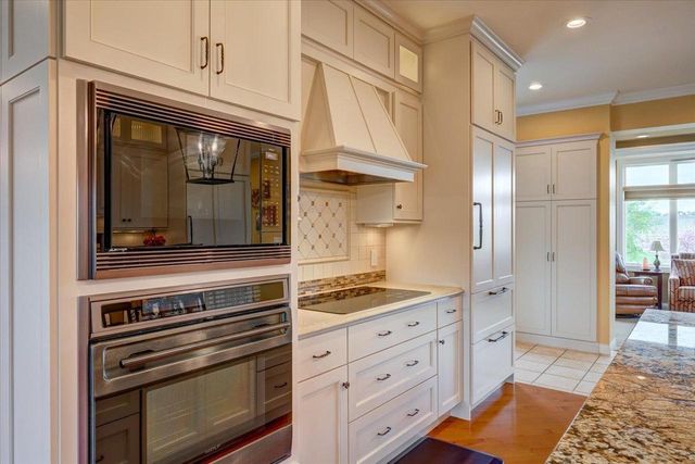 5571 Surrey Lane, Waunakee, WI 53597