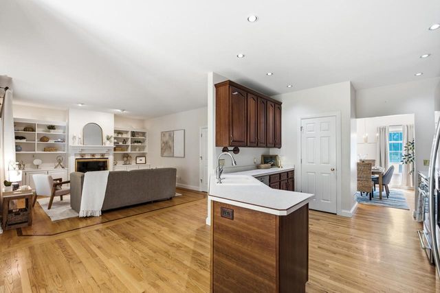 206 Canterbury COURT, Cambridge, WI 53523