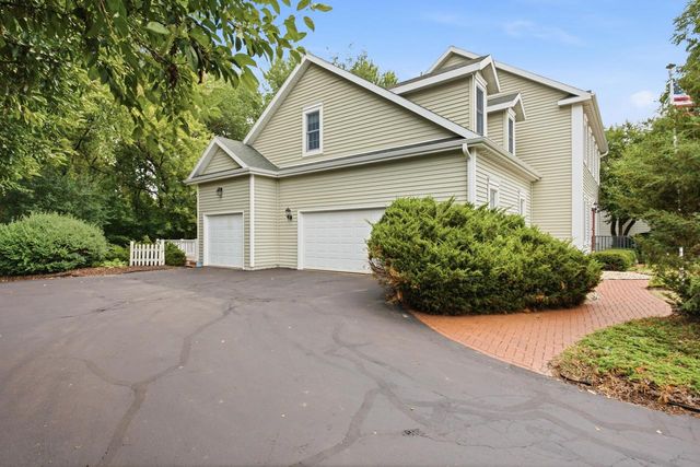 206 Canterbury COURT, Cambridge, WI 53523
