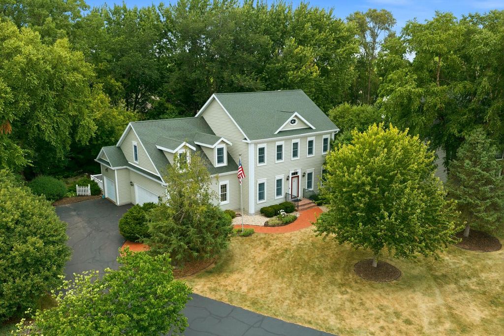 206 Canterbury COURT, Cambridge, WI 53523