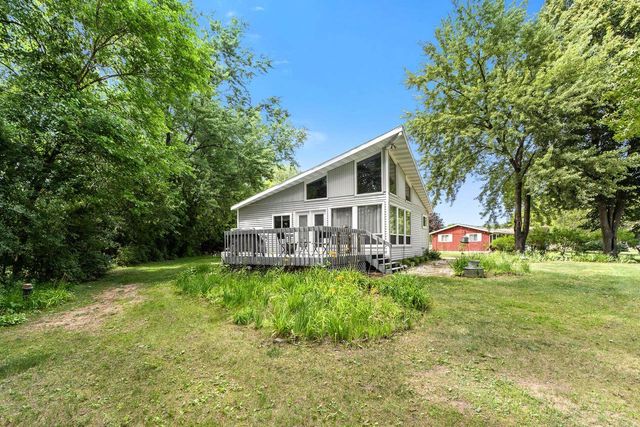 W5658 Island Drive, Pardeeville, WI 53954