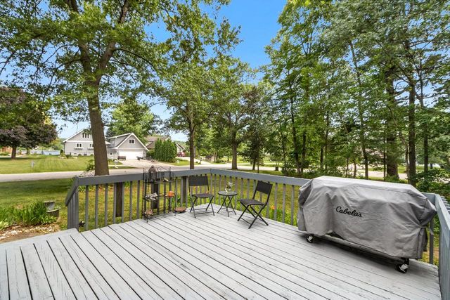 W5658 Island Drive, Pardeeville, WI 53954