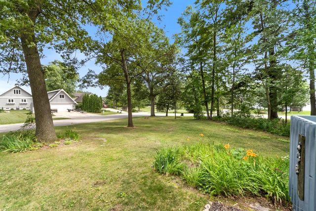 W5658 Island Drive, Pardeeville, WI 53954