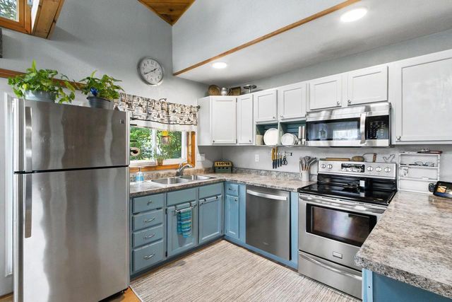 W5658 Island Drive, Pardeeville, WI 53954