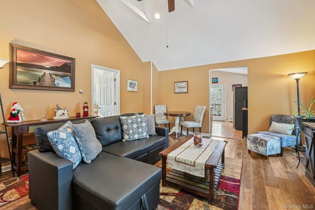 252 East Drive, Walden, NY 12586