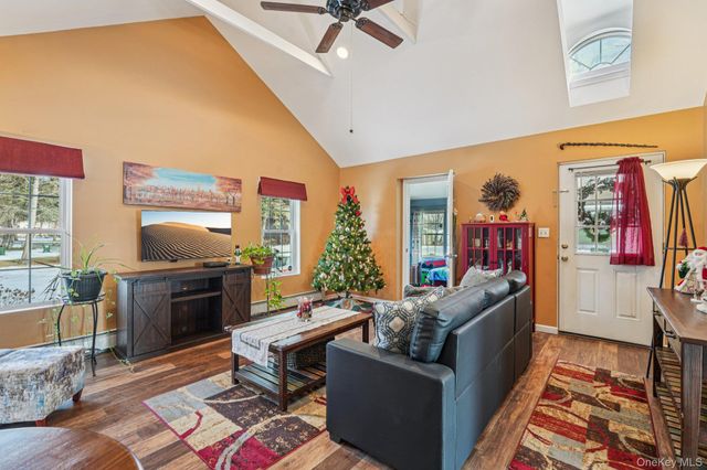 252 East Drive, Walden, NY 12586