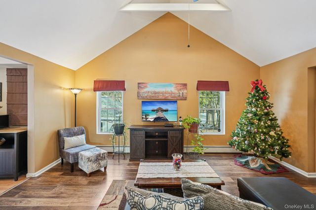 252 East Drive, Walden, NY 12586