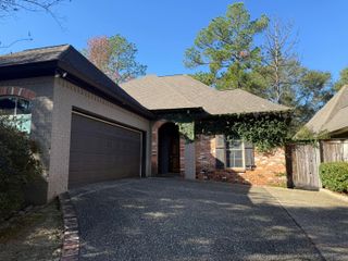 7 Golf Club Rd., Hattiesburg, MS 39402