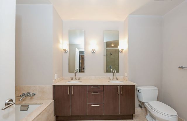10 E Delaware Place 14A, Chicago, IL 60611