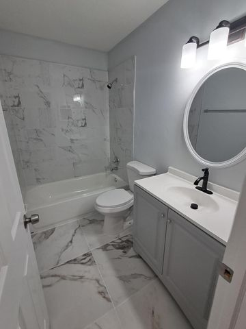 622 S 11th Street 11, Fort Pierce, FL 34950