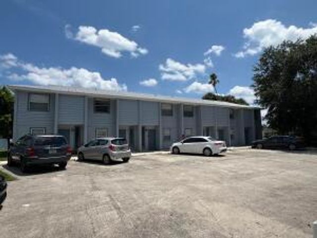 622 S 11th Street 11, Fort Pierce, FL 34950