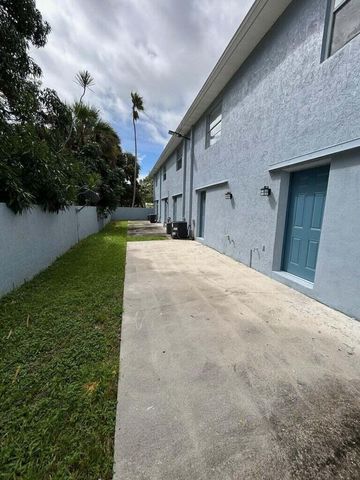622 S 11th Street 11, Fort Pierce, FL 34950