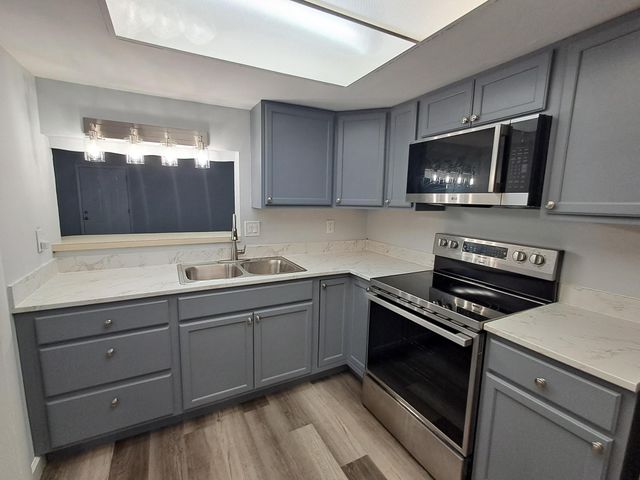 622 S 11th Street 11, Fort Pierce, FL 34950