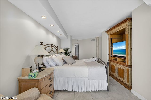 4041 Gulf Shore BLVD N 1807, Naples, FL 34103