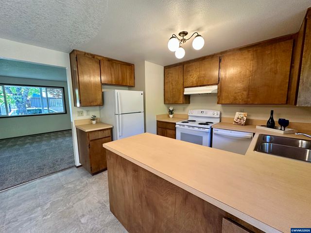 2887 SE Deborah Pl, Corvallis, OR 97333