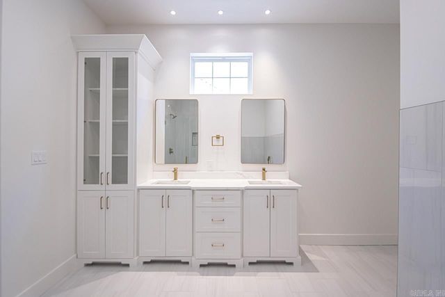 400 Gardens Lane, North Little Rock, AR 72114