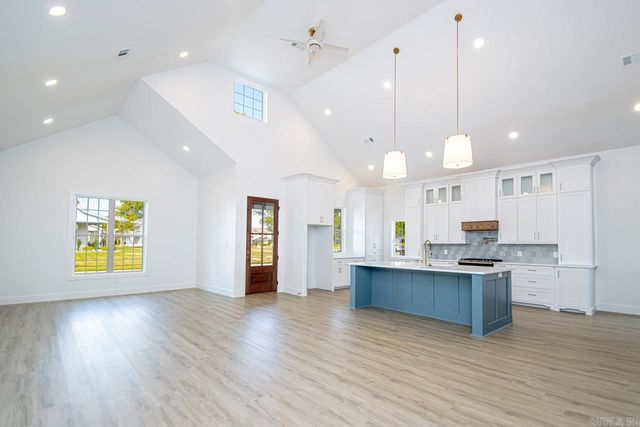 400 Gardens Lane, North Little Rock, AR 72114