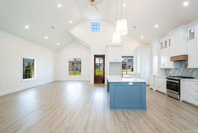 400 Gardens Lane, North Little Rock, AR 72114