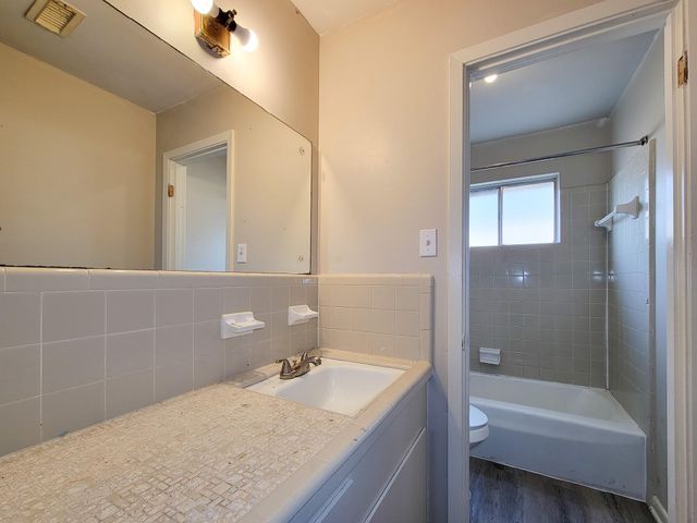 2114 Yorktown Court N, League City, TX 77573