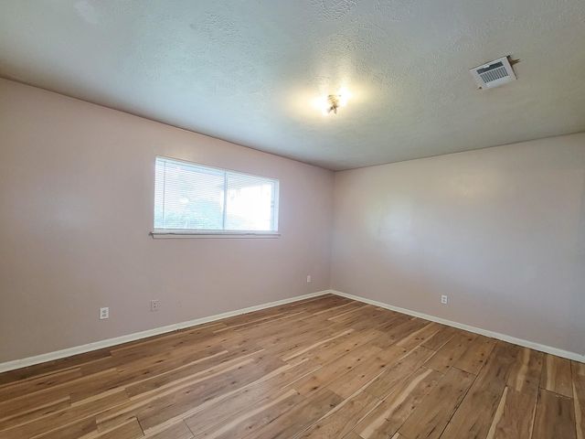 2114 Yorktown Court N, League City, TX 77573