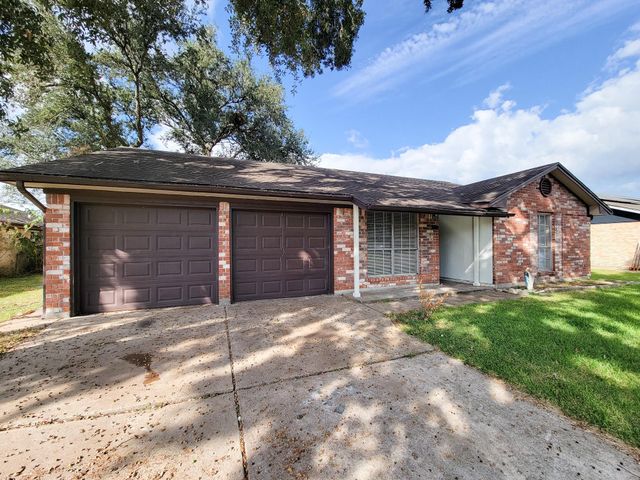 2114 Yorktown Court N, League City, TX 77573