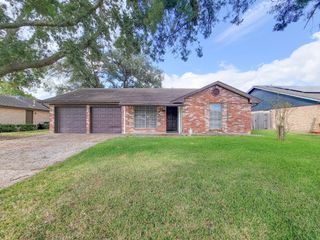 2114 Yorktown Court N, League City, TX 77573
