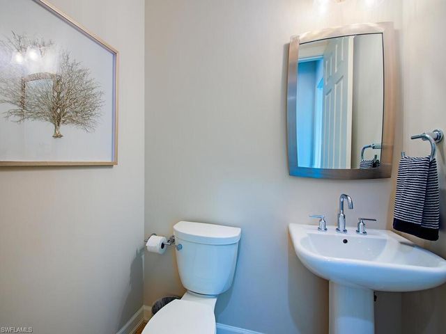 8868 Mustang Island CIR, Naples, FL 34113