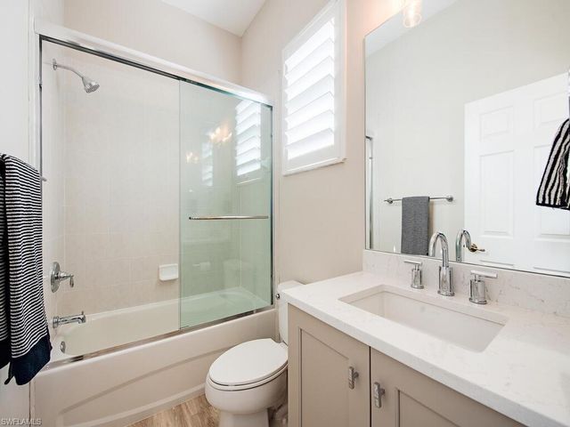 8868 Mustang Island CIR, Naples, FL 34113