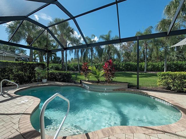 8868 Mustang Island CIR, Naples, FL 34113