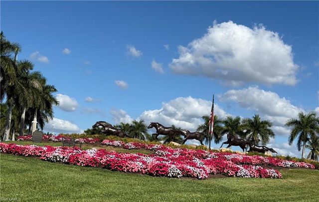 8868 Mustang Island CIR, Naples, FL 34113