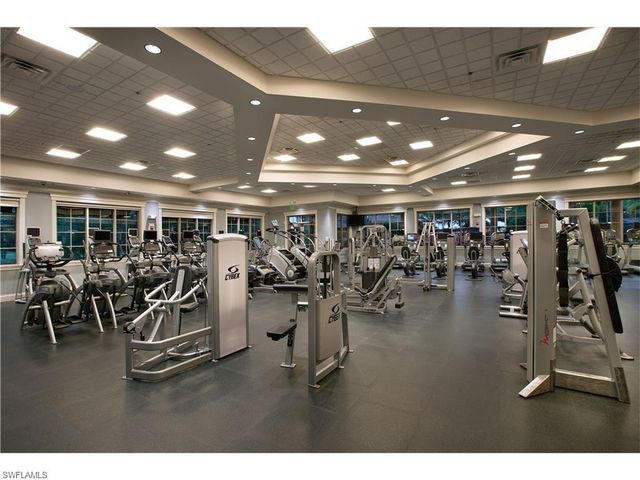 8868 Mustang Island CIR, Naples, FL 34113