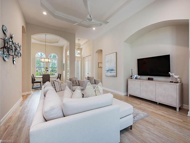 8868 Mustang Island CIR, Naples, FL 34113