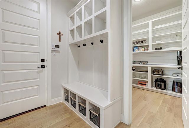 400 Flint Ridge TRL, Georgetown, TX 78628