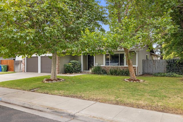 2340 E Hawkeye Ave, Turlock, CA 95380