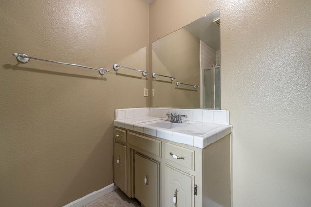 2340 E Hawkeye Ave, Turlock, CA 95380
