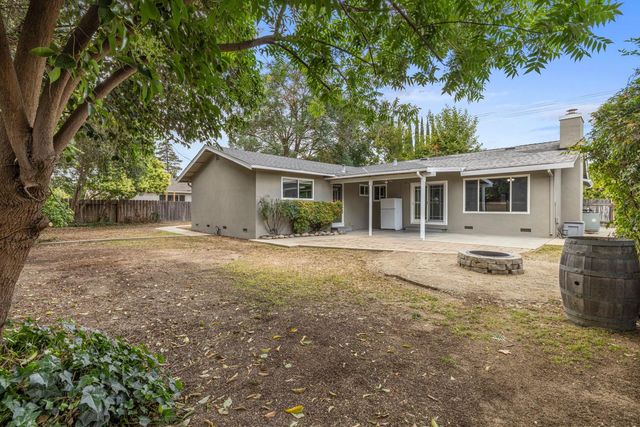 2340 E Hawkeye Ave, Turlock, CA 95380