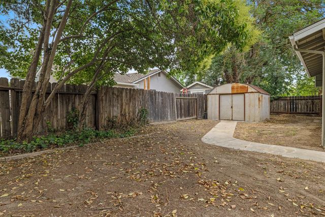 2340 E Hawkeye Ave, Turlock, CA 95380