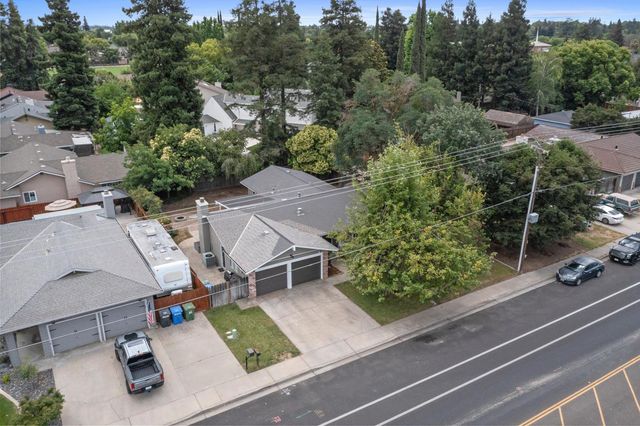2340 E Hawkeye Ave, Turlock, CA 95380