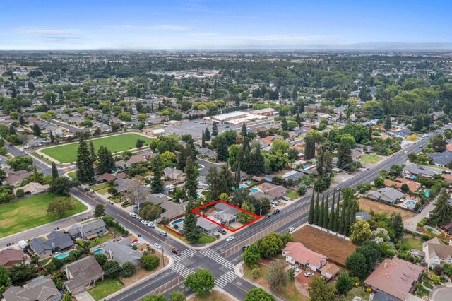 2340 E Hawkeye Ave, Turlock, CA 95380