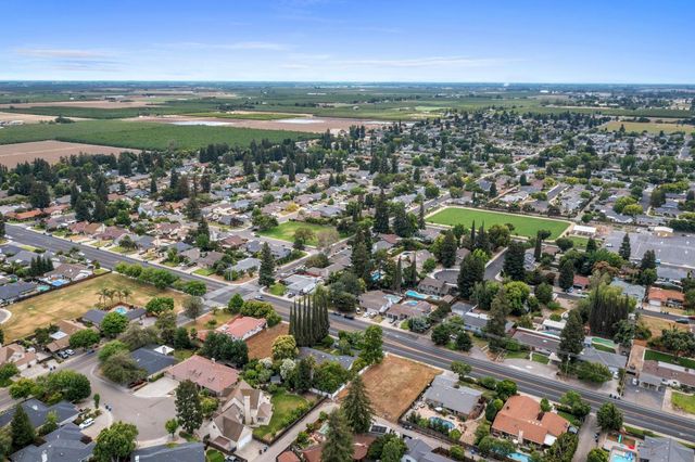 2340 E Hawkeye Ave, Turlock, CA 95380