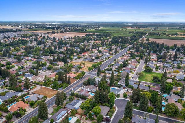 2340 E Hawkeye Ave, Turlock, CA 95380