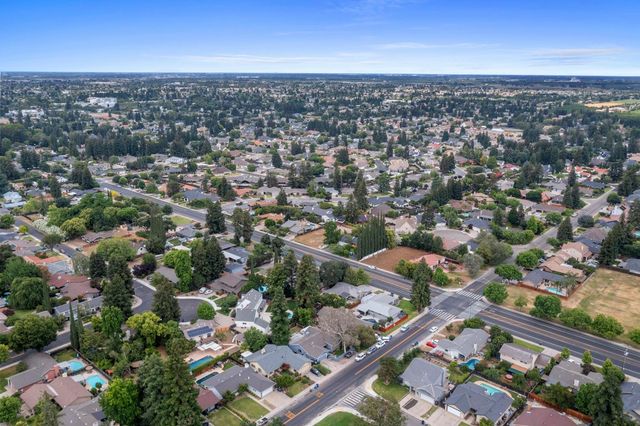 2340 E Hawkeye Ave, Turlock, CA 95380