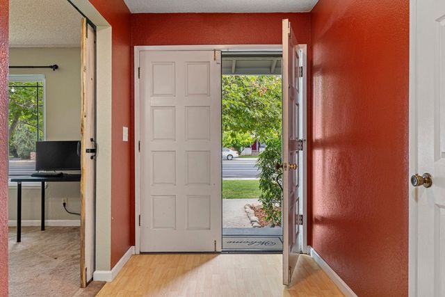 2340 E Hawkeye Ave, Turlock, CA 95380